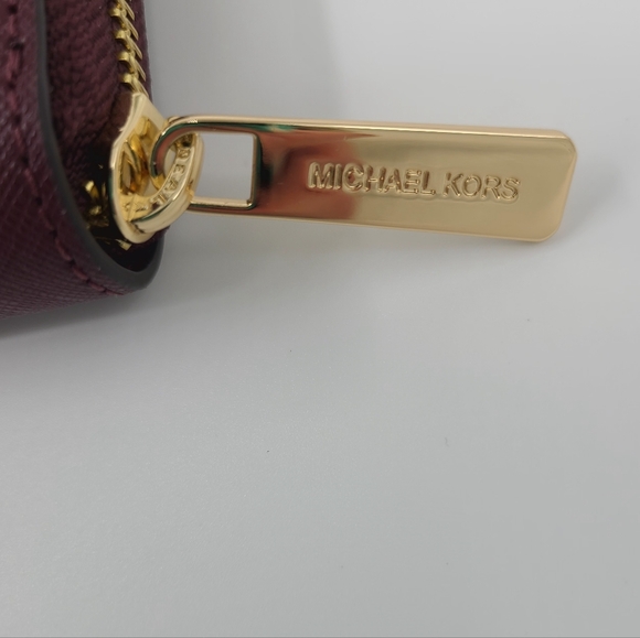 Michael Michael Kors Jet Set Charm Wallet - Picture 7 of 7